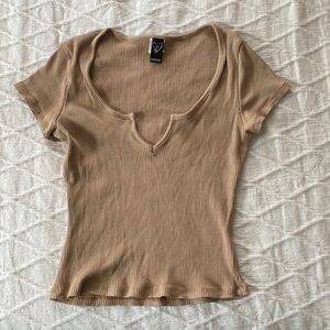 WINDSOR Tan Form Fitting Cropped Top Size Medium